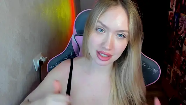 NicoleRiccii online show from December 22, 12:03 am