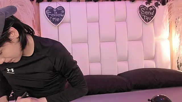 Daphne And Roger online show from April 16, 11:21 am