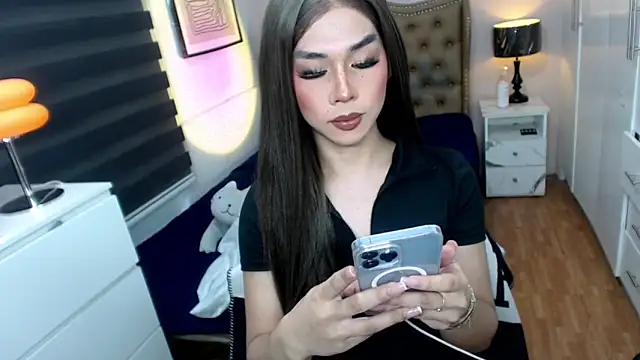 solana imani online show from October 9, 4:33 pm