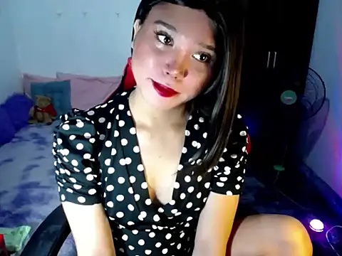 Urassiansweetcummer online show from May 26, 3:17 am