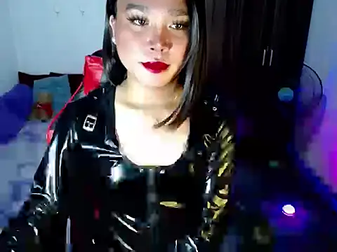 Urassiansweetcummer online show from May 4, 2:04 am