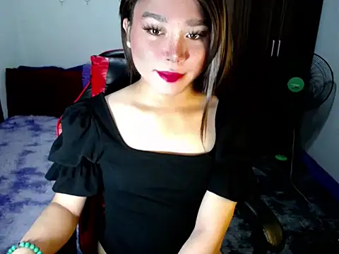 Urassiansweetcummer online show from November 13, 3:05 am