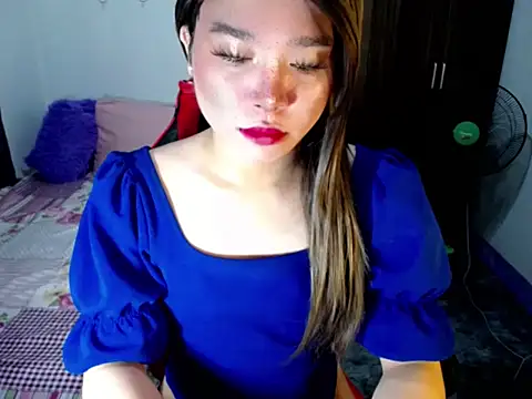 Urassiansweetcummer online show from October 13, 2:14 am