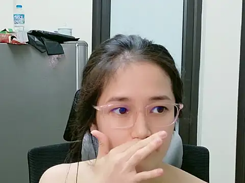 Snapshot of Shulee21 chatting on October 17, 3:21 am Shulee21 online show from October 17, 3:21 am