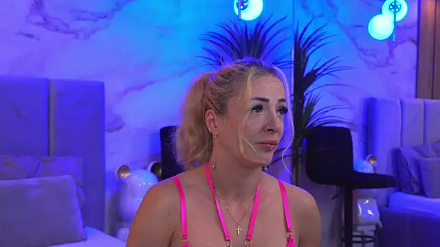 Izabellle02 online show from April 17, 3:41 am