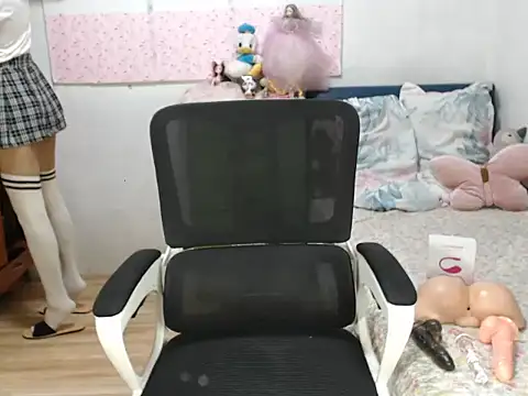 Tgirl Julie online show from December 21, 1:04 pm