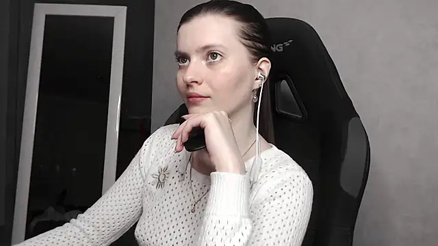 cute elfy  online show from September 16, 5:10 pm