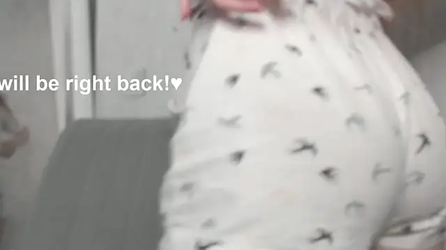 cute elfy  online show from December 14, 1:50 pm