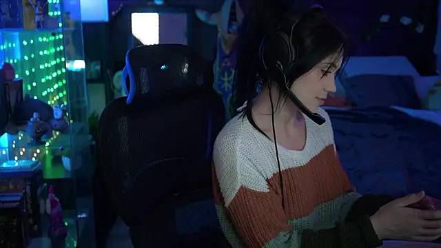 littlelune online show from February 18, 10:53 pm