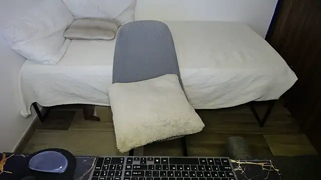 bossking017 online show from February 17, 5:12 pm