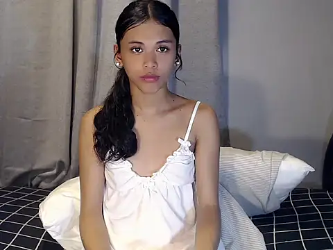 urcurlydiva online show from January 6, 4:05 am