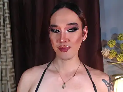 AleinaCroft online show from July 19, 10:39 am