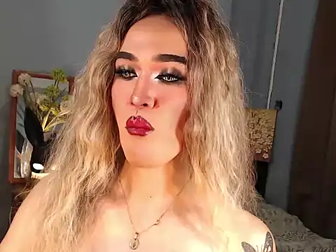 AleinaCroft online show from September 25, 8:46 am