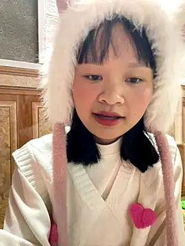 Daisy018 online show from November 18, 4:13 am