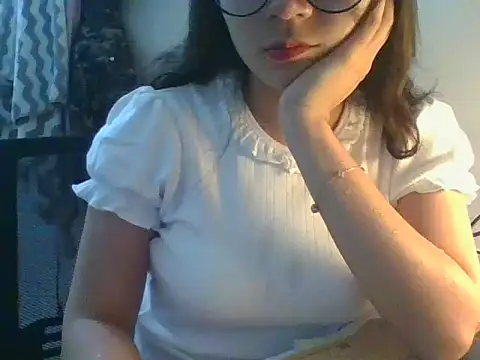 Linzly online show from October 6, 4:34 pm