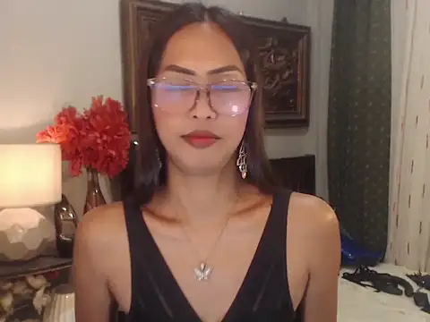 Nathalieheartt online show from July 31, 1:23 pm