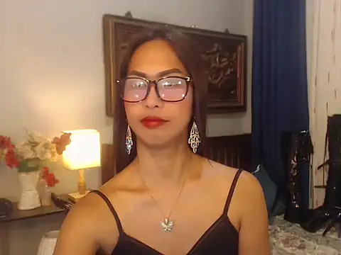 Nathalieheartt online show from June 23, 3:48 am