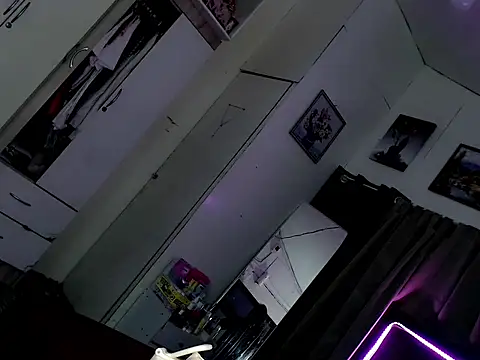 Miss twinny21 online show from September 19, 7:18 am