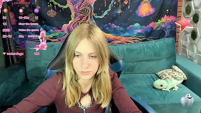 Snapshot of Olisa_fox chatting on September 18, 7:23 pm Olisa fox online show from September 18, 7:23 pm