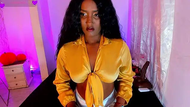 NAOMY COOPER online show from October 28, 8:46 pm