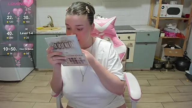 LinaElasm online show from March 29, 9:25 pm