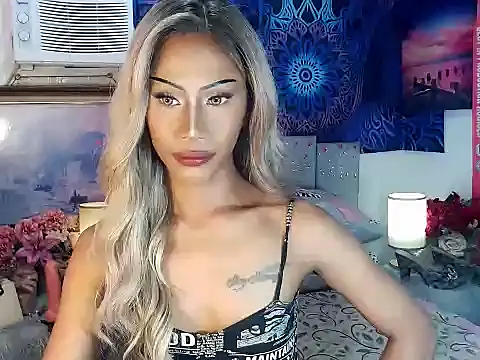 sassylatina online show from February 18, 5:12 pm