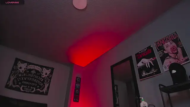 Draculairis online show from August 4, 7:42 pm