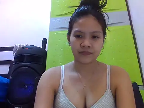 Snapshot of sweetcherry23 chatting on September 25, 10:47 am sweetcherry23 online show from September 25, 10:47 am