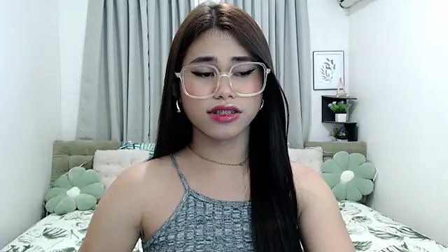 PrettyBlythes TS online show from December 16, 6:19 am