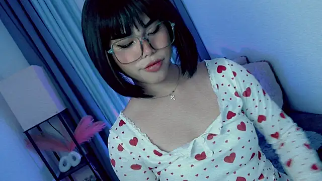 PrettyBlythes TS online show from March 11, 5:00 am