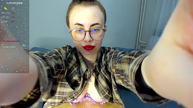 MewStella online show from March 22, 5:52 pm