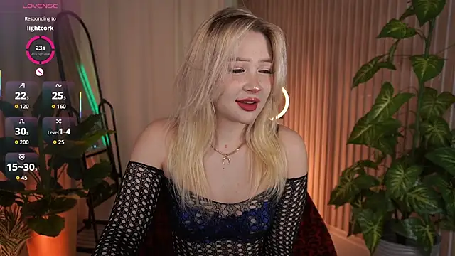 LauraWifeness online show from November 6, 6:19 am