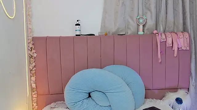 sukilove18 online show from September 27, 12:29 am