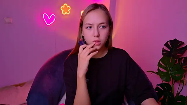 CindySparkl online show from June 4, 3:34 am
