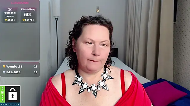 Snapshot of milf_hornys chatting on October 13, 5:26 pm milf hornys online show from October 13, 5:26 pm