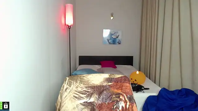 milf hornys online show from October 25, 4:58 pm