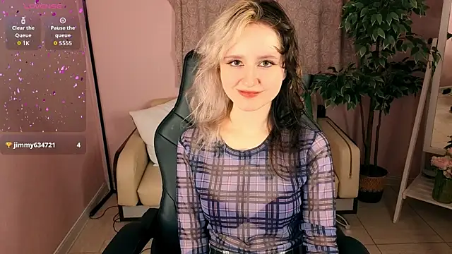 girl next doorr online show from July 4, 12:56 pm