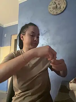 Enna-Kymm online show from March 15, 3:58 pm