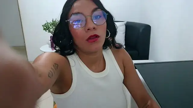 Zendaya11 online show from September 18, 10:52 pm