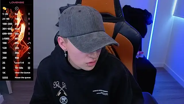 imlaiaaa online show from November 2, 9:18 pm