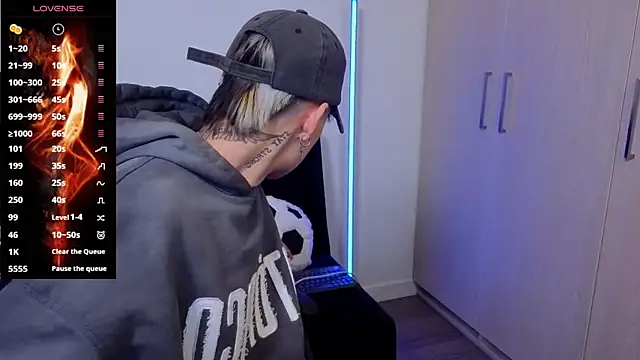 imlaiaaa online show from December 5, 12:54 am