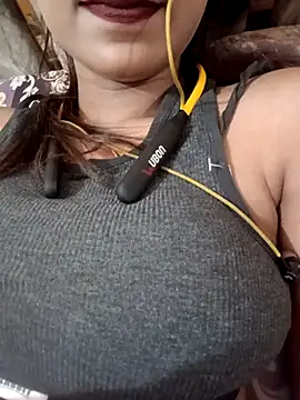 payalsharma95 online show from September 25, 6:06 pm