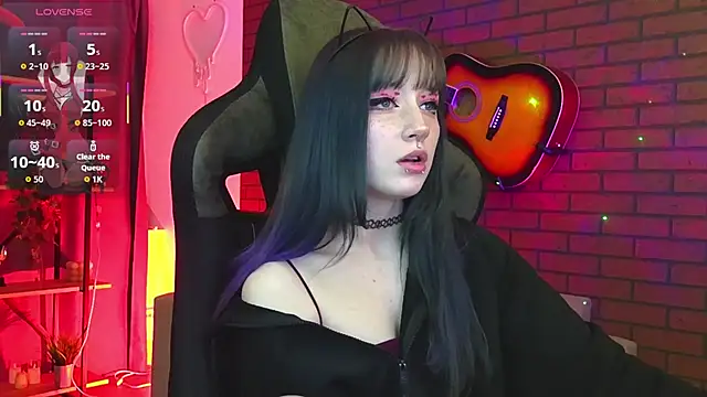 LiliLuna online show from February 12, 4:41 pm