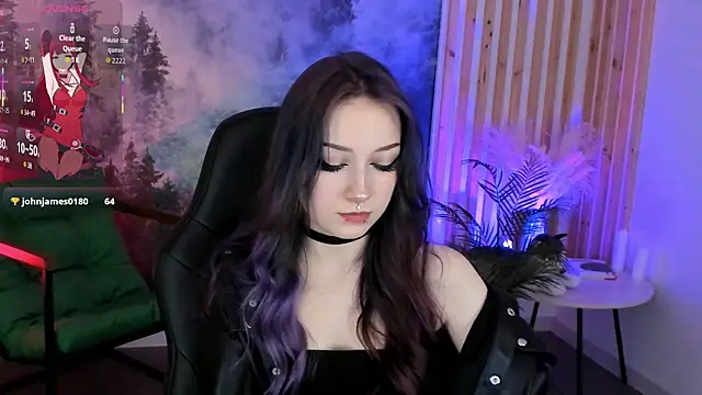 LiliLuna online show from November 6, 1:17 pm