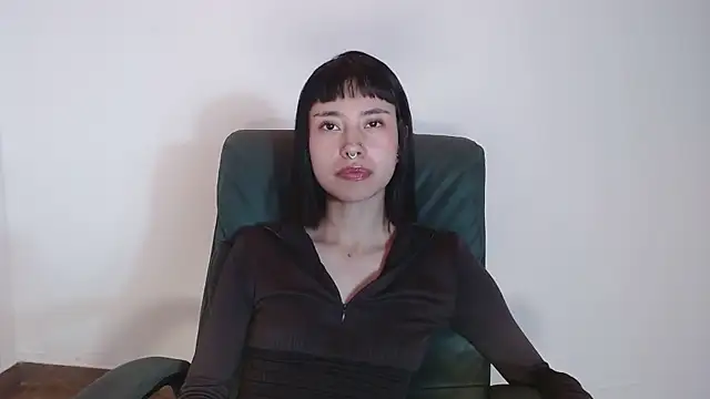 Snapshot of _mavis2 chatting on October 6, 8:57 pm mavis2 online show from October 6, 8:57 pm