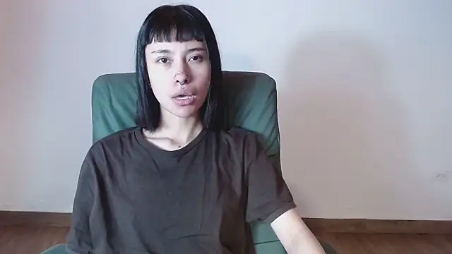 Snapshot of _mavis2 chatting on October 2, 7:52 pm mavis2 online show from October 2, 7:52 pm