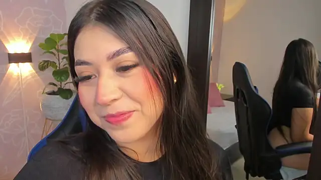 anagil  online show from April 5, 8:30 pm