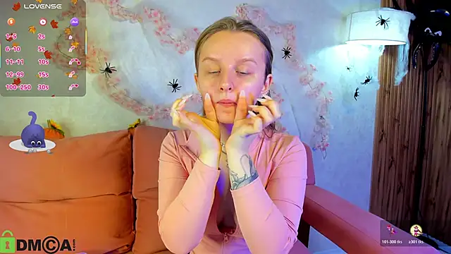 Snapshot of Rina_Panic chatting on October 21, 1:31 am Rina Panic online show from October 21, 1:31 am