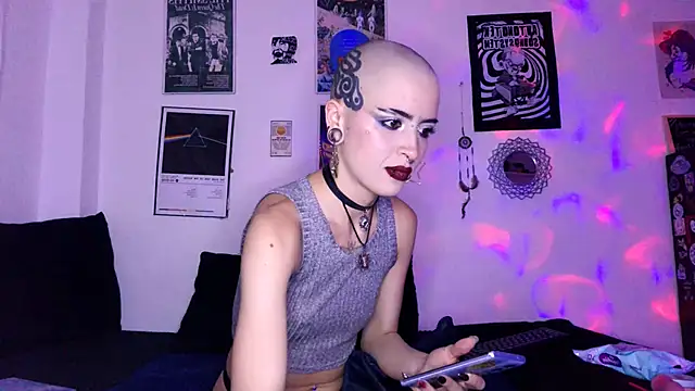 plutonbluemooon333 online show from October 25, 1:02 am