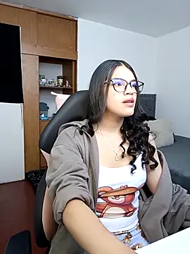 Snapshot of asumi_18 chatting on September 10, 3:01 pm asumi 18 online show from September 10, 3:01 pm